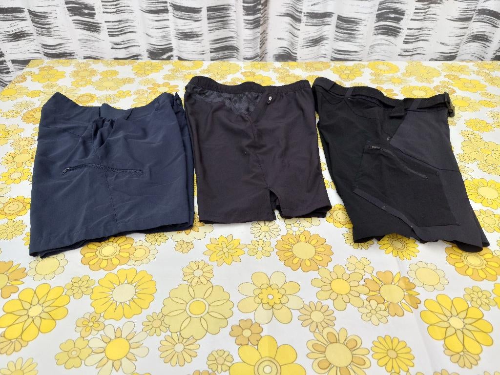 3 shorten mt S, Overige typen, Ophalen of Verzenden, Decathlon, Gedragen