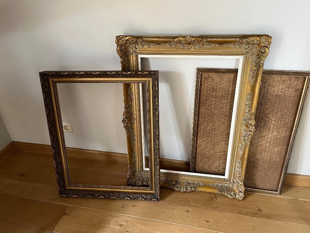3 goudkleurige grote kaders, Ophalen