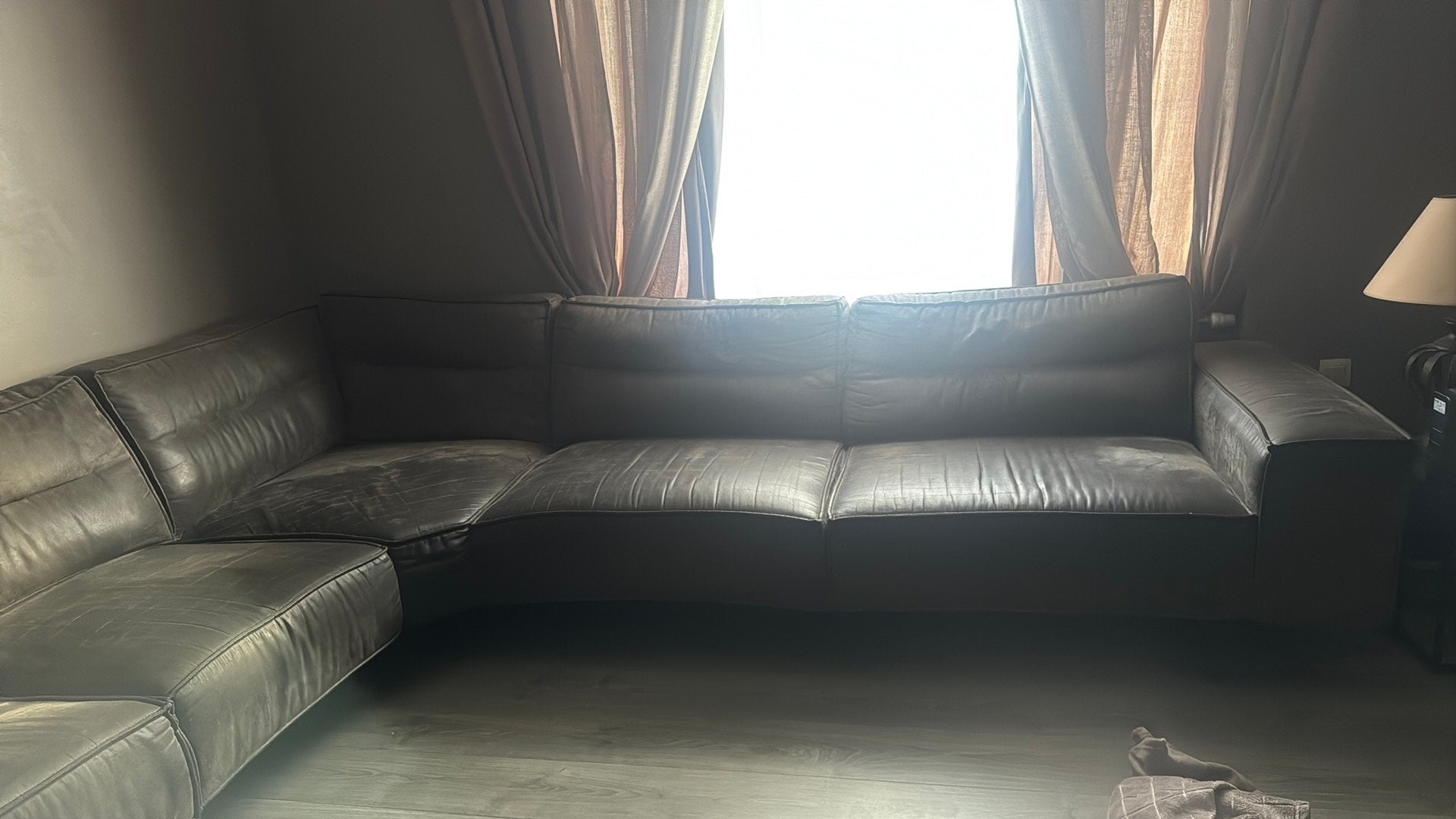 Lot de 2 canapés marrons foncés 150€, Banc d'angle, Quatre personnes ou plus, Enlèvement, Utilisé