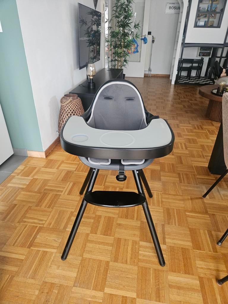 Childhome eetstoel zwart., Kinderen en Baby's, Ophalen