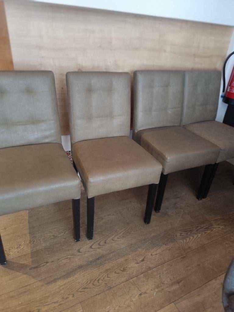 Stoelen: groen, grijsachtig. 4 stuks. Speciale kleur., Huis en Inrichting, Stoelen, Ophalen