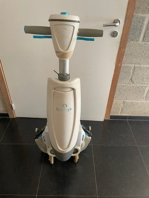 autolaveuse Imop XL, Bricolage & Construction, Matériel de nettoyage, Enlèvement, Utilisé, Machine de nettoyage à brosse