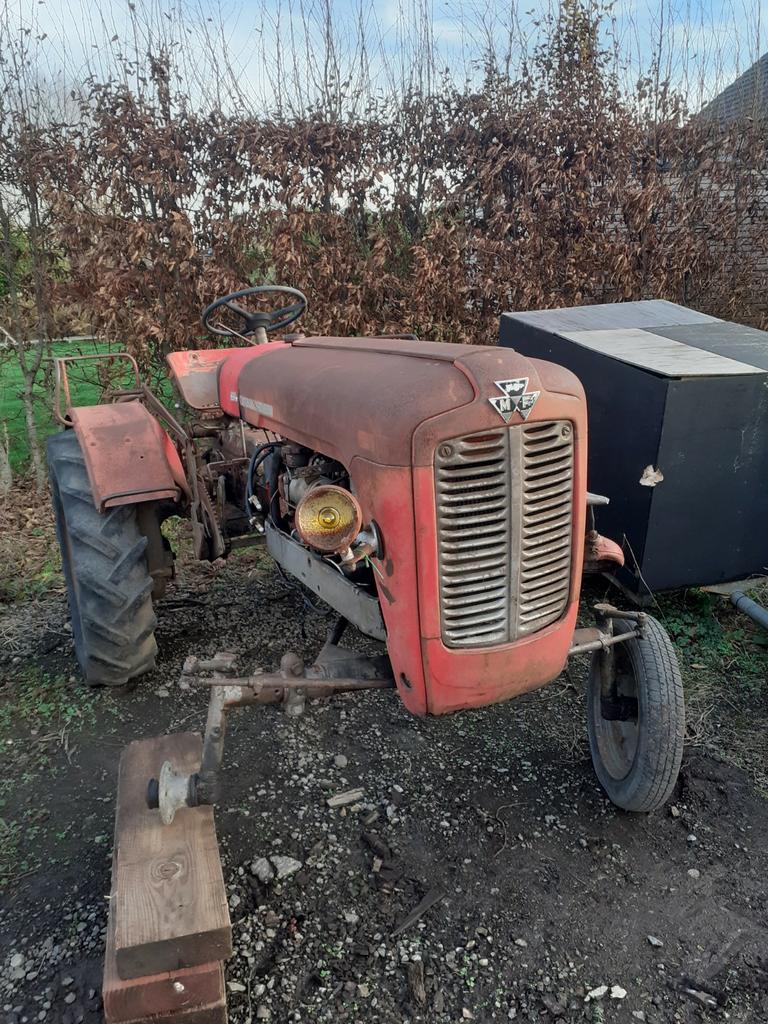 Rare tracteur massey ferguson 821, Ophalen, Massey Ferguson