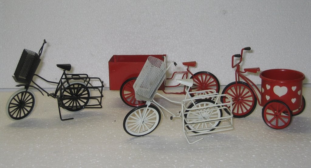 Lot de 4 vélos-cargos miniatures - 8037, Enlèvement
