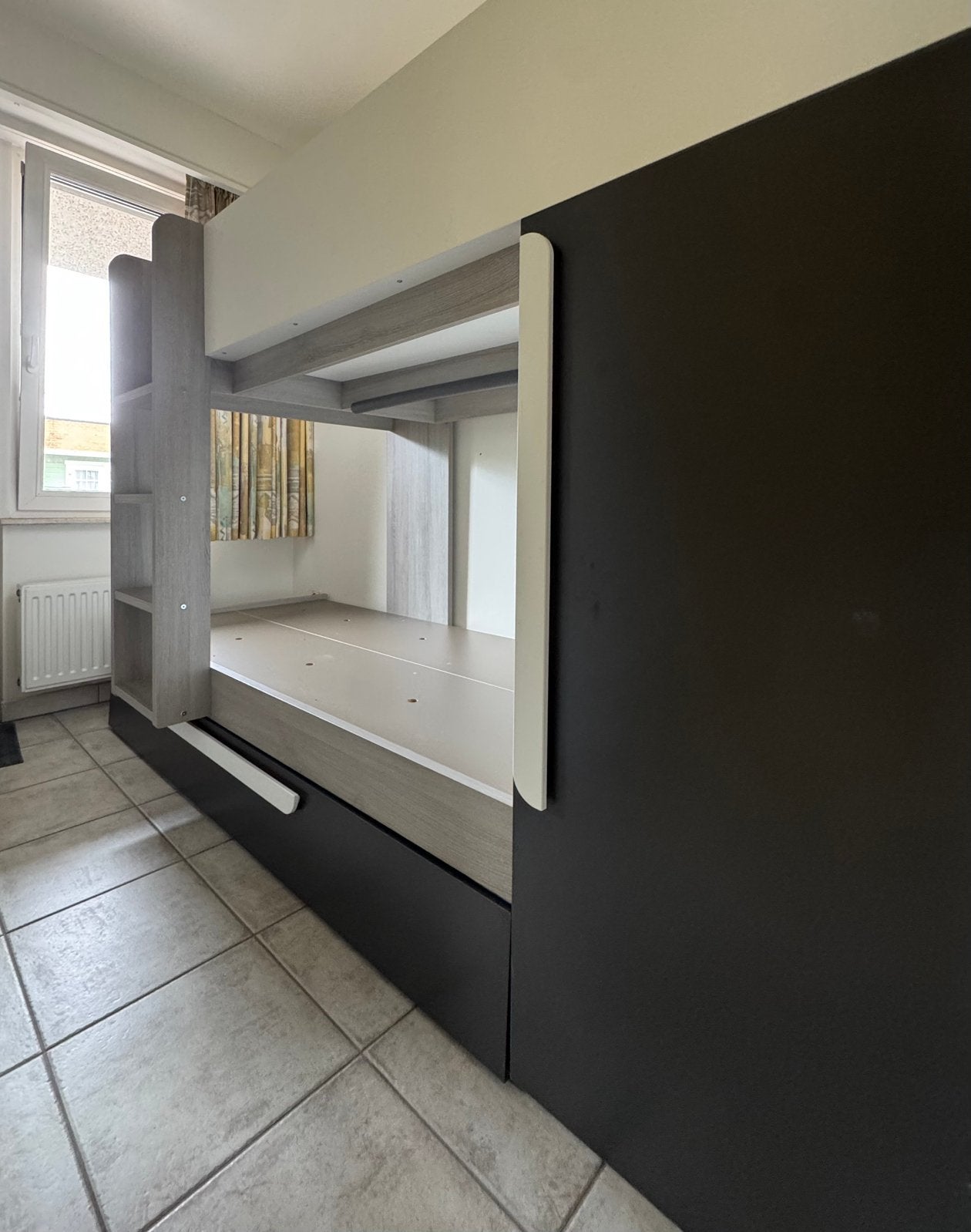 Stapelbed met ingebouwde kast en lade, Ophalen, Zo goed als nieuw, Stapelbed