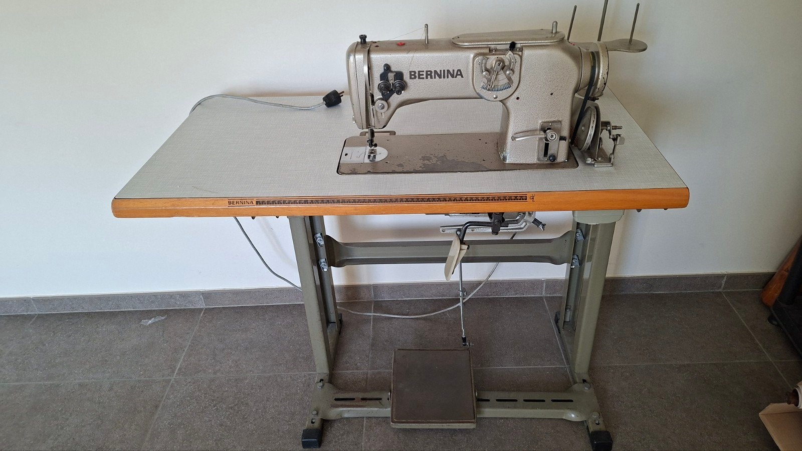 Bernina 217, Enlèvement, Utilisé, Machine à coudre, Bernina