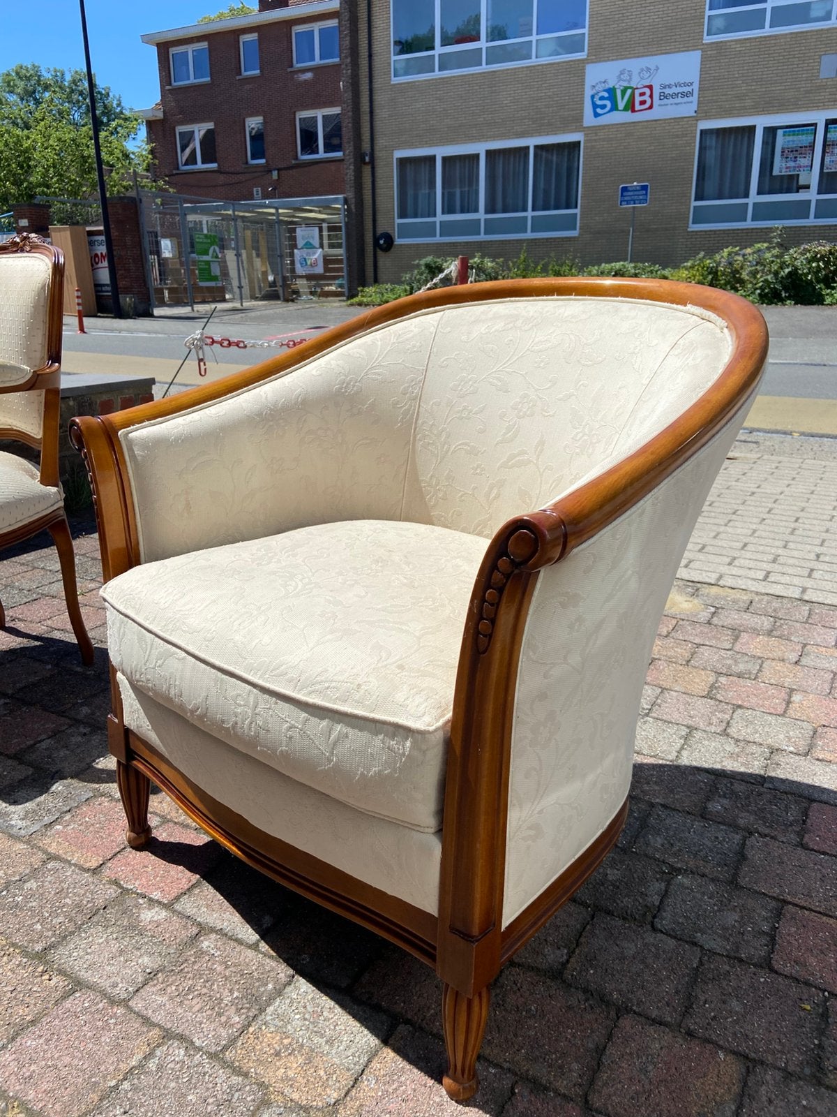 Fauteuil Bergère de style LouisXV Bois massif et tissu crème, Ophalen