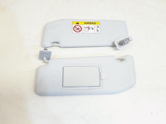 Zonneklep set van een Peugeot 208, Gebruikt, -, -, Ophalen of Verzenden