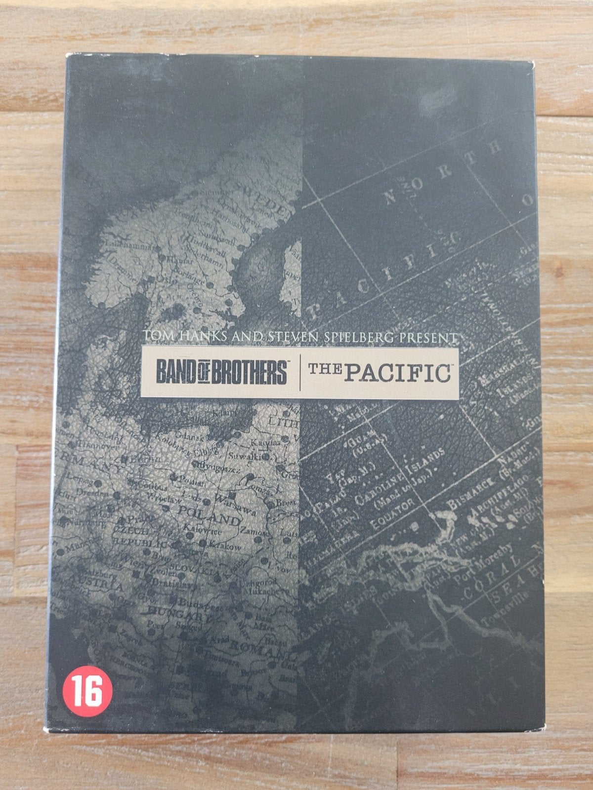 Dvd box - band of brothers + the pacific + documentaire, Cd's en Dvd's, Ophalen of Verzenden