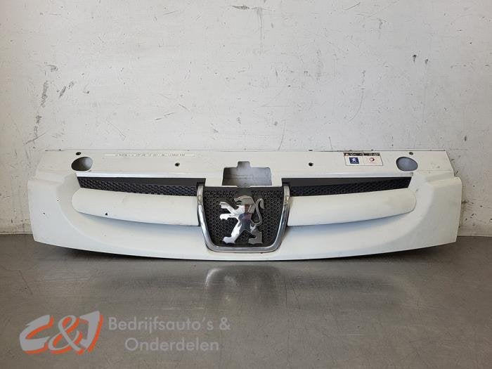 Calandre d'un Peugeot Partner (XXXX), -, 3 mois de garantie, Utilisé, -