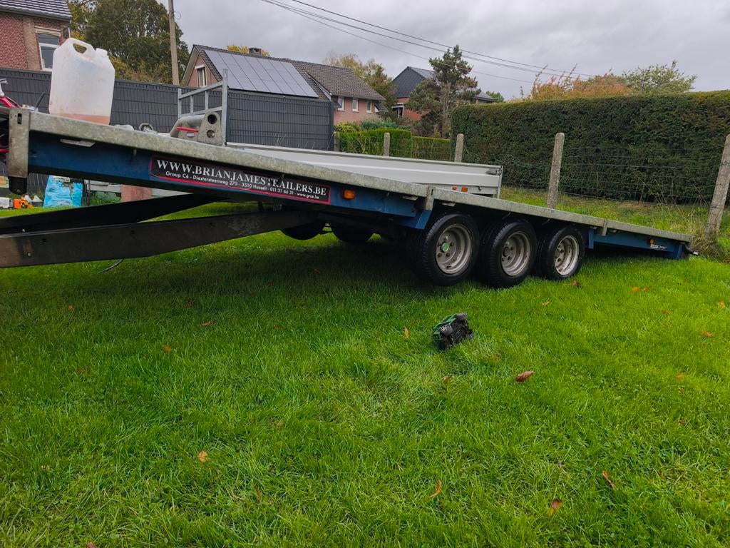 Brian James trailer CarGo, Auto diversen