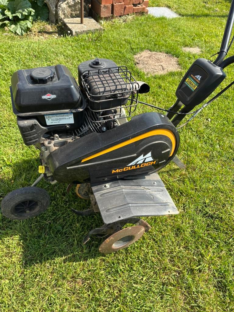 Motoculteur Briggs & Stratton McCulloch en très bon état, Bricolage & Construction, Enlèvement, Coupeur de jardin
