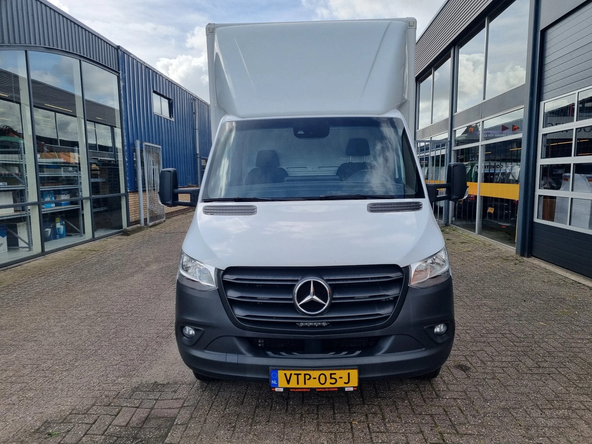 Mercedes-Benz Sprinter 519 CDI/ Bakwagen/ Laadklep/ Airco/ 2, Auto's, Multifunctioneel stuurwiel, Achterwielaandrijving, Gebruikt