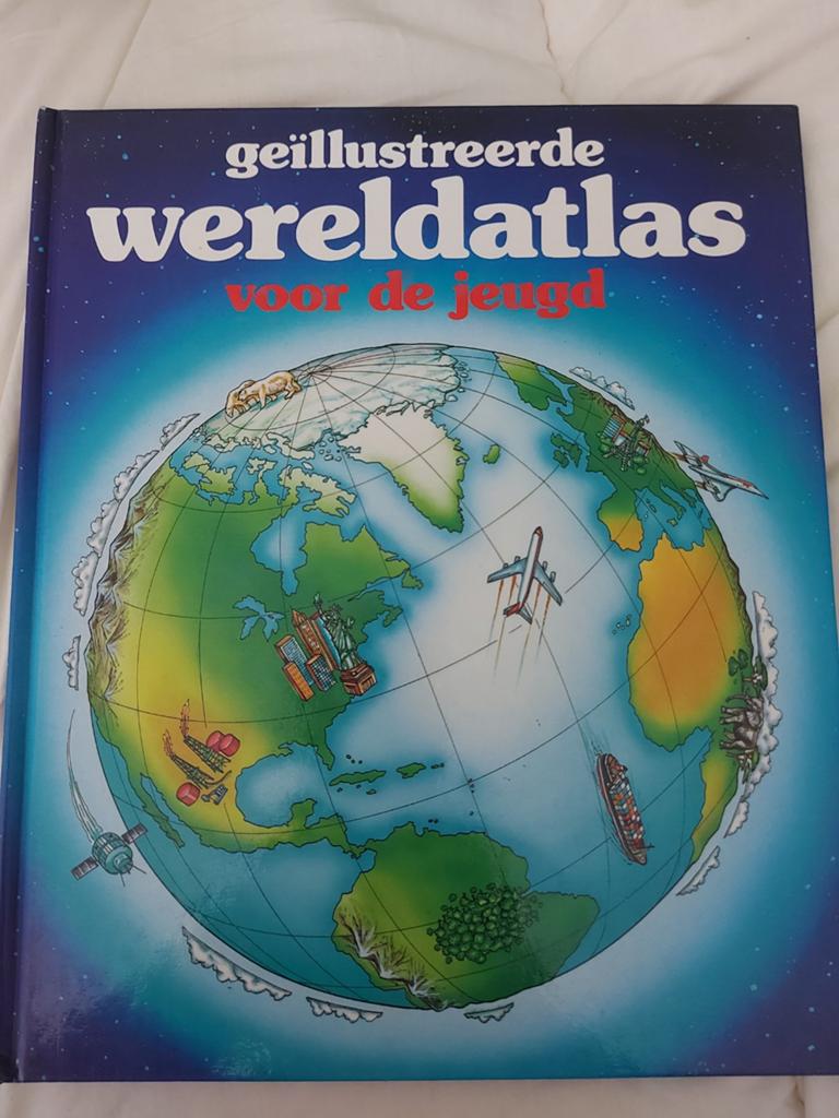 Geïllustreerde wereldatlas voor de jeugd, Boeken, Ophalen