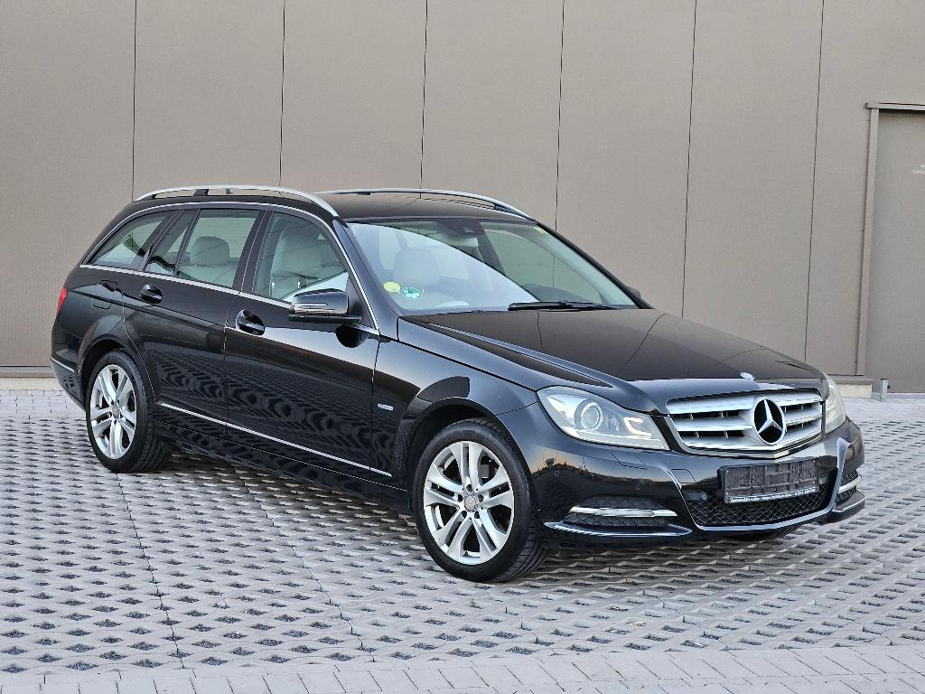 Mercedes C200 2011 2,2 136 CV/Liftage/Avantgarde, Autos, Mercedes-Benz, Euro 5, Achat, Boîte manuelle, Noir