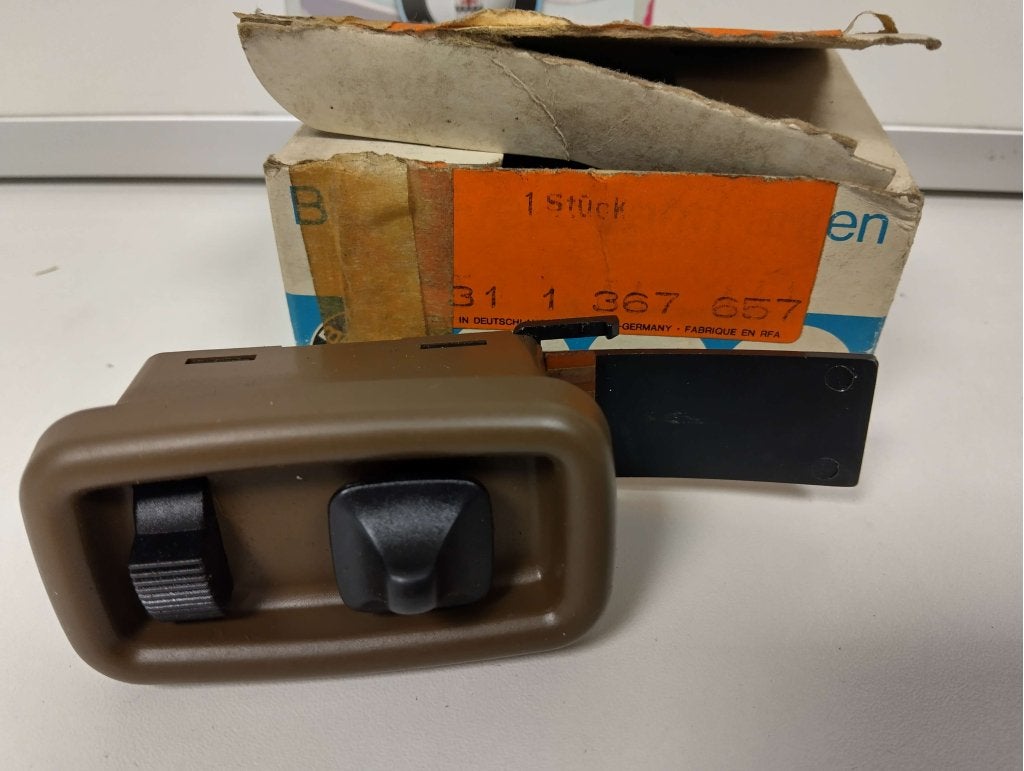 BMW SPIEGELSCHAKELAAR E12  E21 , E23 E24 E26 E28 Z1 Bruin, Auto-onderdelen, Niet ingevuld, Niet ingevuld, Nieuw, Ophalen of Verzenden