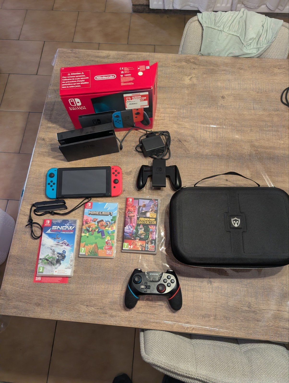 bijna nieuwe nintendo switch met garantie, Games en Spelcomputers, Ophalen