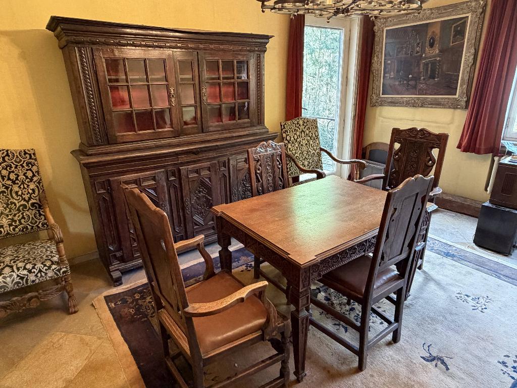 Salle à manger Néo-Renaissance Buffet table et 4 chaises, 4 à 6 chaises, Néo-Renaissance, Enlèvement, Utilisé