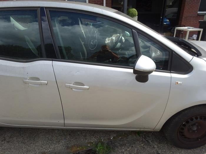 Portier 4Deurs rechts-voor van een Opel Meriva (Z176), Gebruikt, -, Deur, -