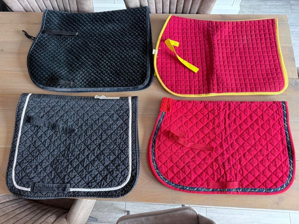 Set van 4 zadeldekjes, Dieren en Toebehoren, Ophalen, Gebruikt