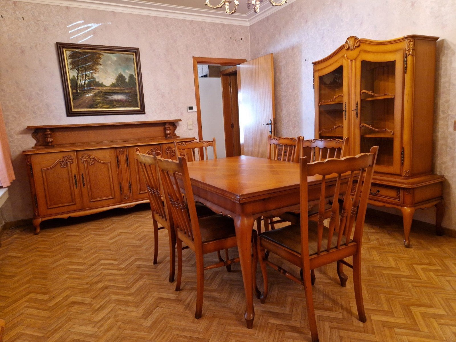 Eetkamer, Ophalen