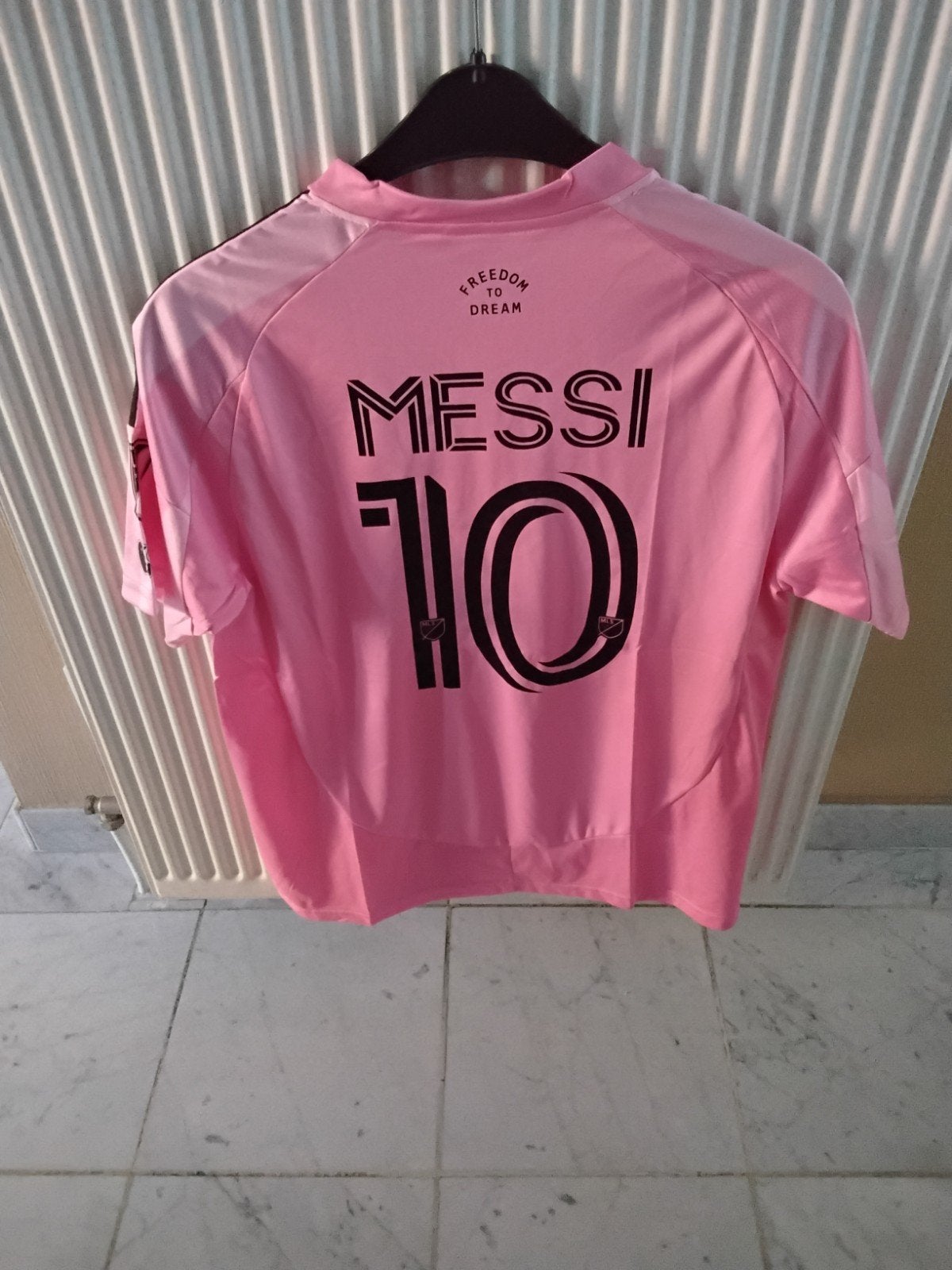 nieuw voetbalshirt Messi, Kleding | Heren, Ophalen, Maat 52/54 (L)