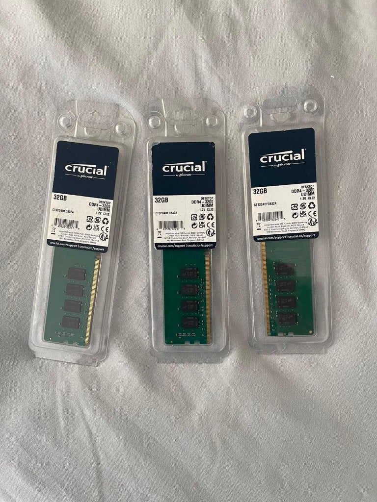 3X Crucial 32GB DDR4 3200, Informatique & Logiciels, Mémoire RAM, Neuf, 32 GB, Enlèvement ou Envoi, DDR4