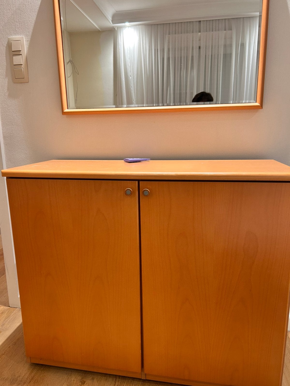 Commode + 2 tables de chevet + miroir, Enlèvement, Comme neuf
