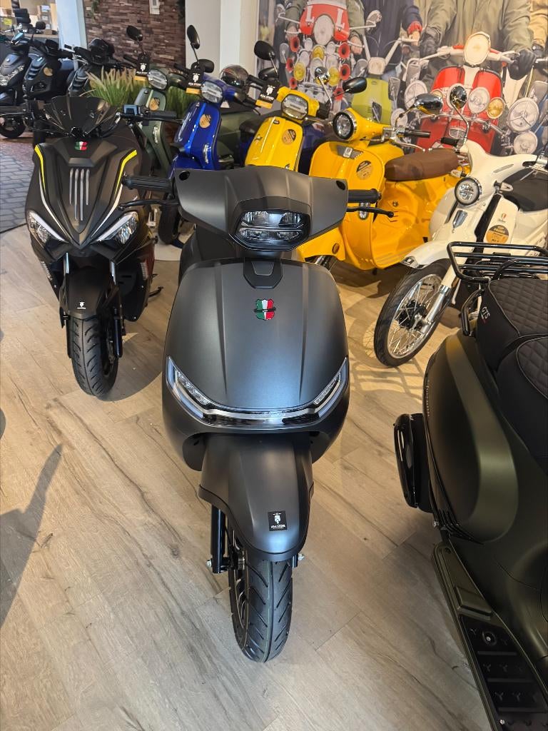 GTS Levanti, Ophalen, Nieuw, 49 cc, Klasse B (45 km/u)