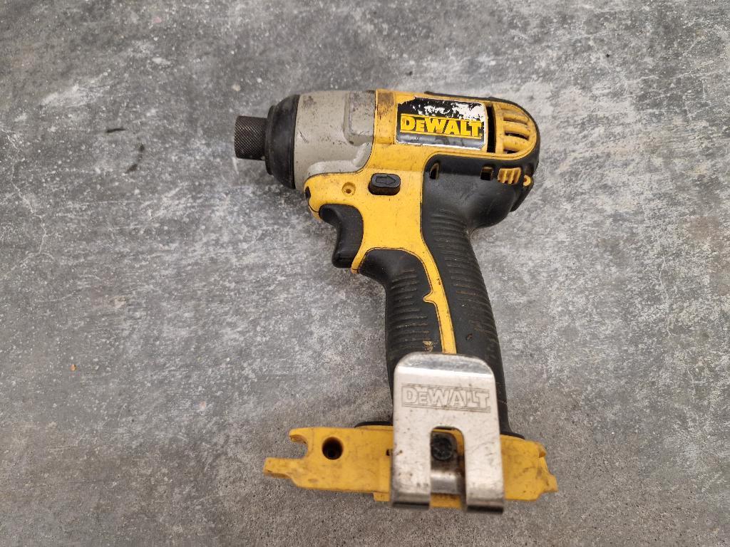 Dewalt 18v slagschroevendraaier (Body), Doe-het-zelf en Bouw, Gereedschap | Boormachines, Gebruikt, Boor- en Schroefmachine, Klopboormechanisme