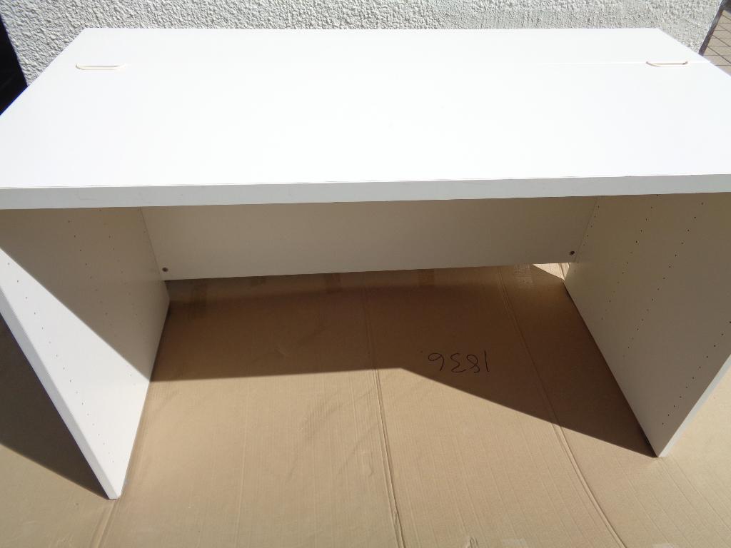 Computertafel - kleur : wit, Huis en Inrichting, Ophalen, Demontabel, Gebruikt, IKEA