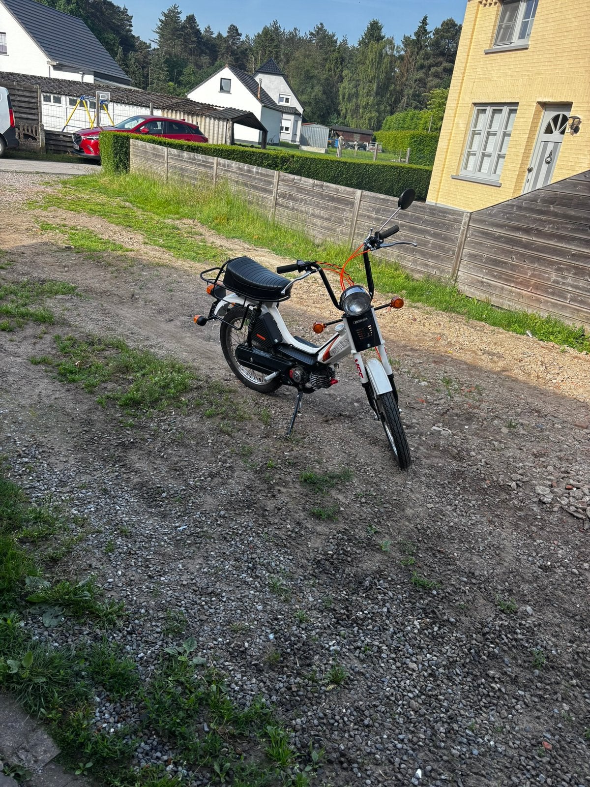 Honda camino sport met batterijhaak, Fietsen en Brommers, Brommers | Honda, Ophalen, Zo goed als nieuw