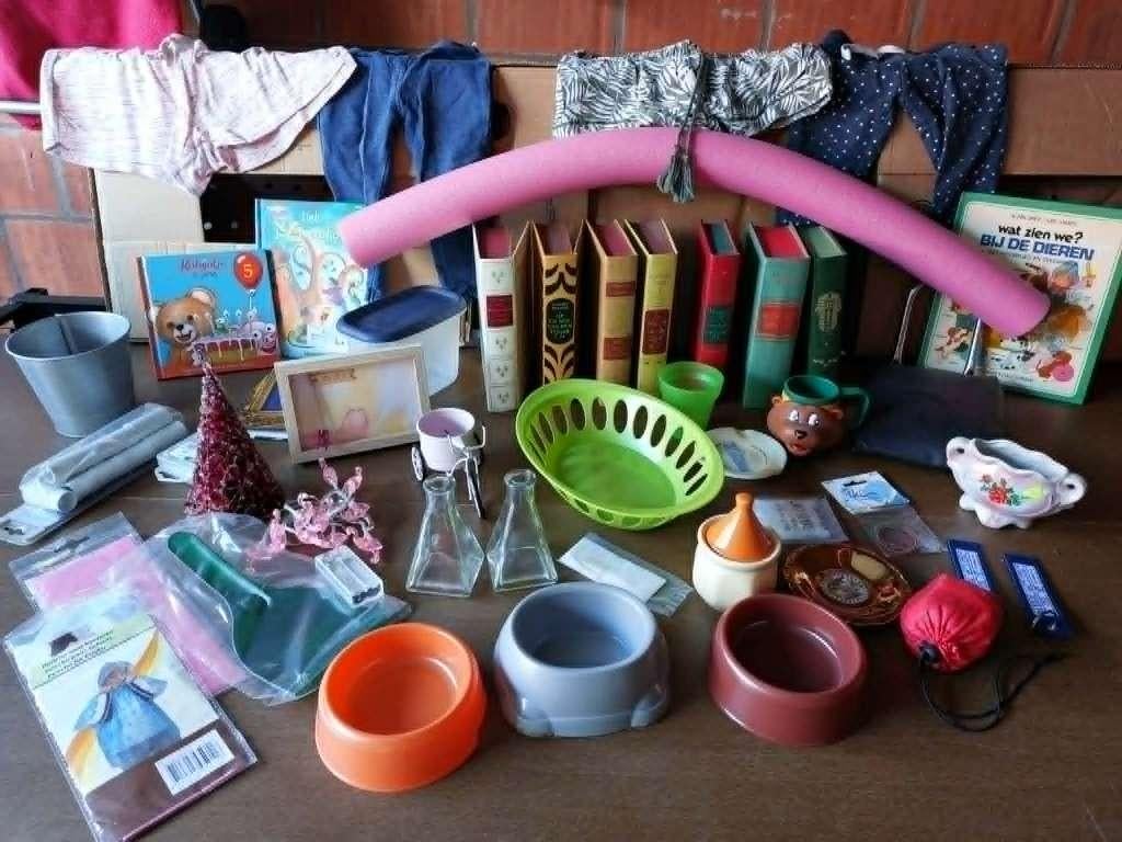 Een banaandoos vol met spullen alles 2.50€, Ophalen, Zo goed als nieuw