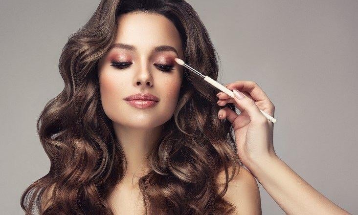 Maquilleuse pro offre ses services, Vacatures, Vacatures | Uiterlijke verzorging