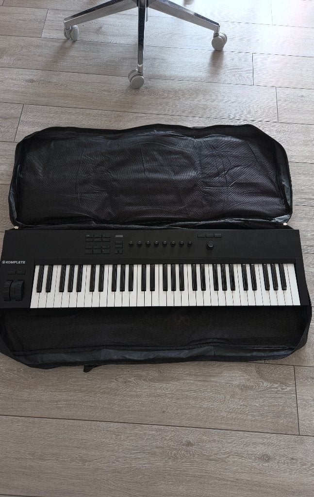 Komplete kontrol A61 Midi Keyboard, Ophalen, Nieuw
