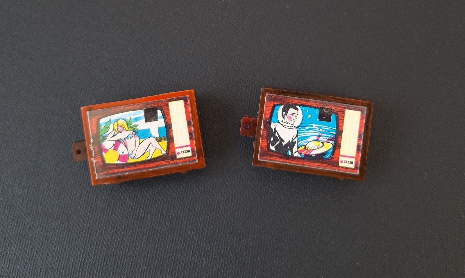 Twee zeldzame vintage miniviewers pin-up, Ophalen of Verzenden