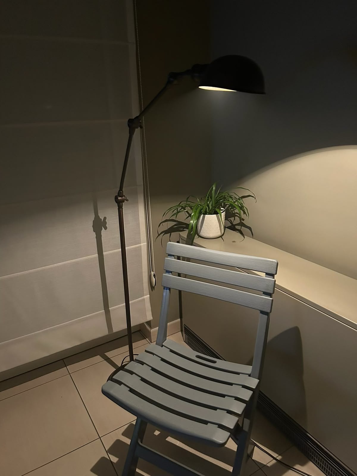 Vintage metalen vloerlamp – koperkleur, Huis en Inrichting, Ophalen, Zo goed als nieuw, Metaal