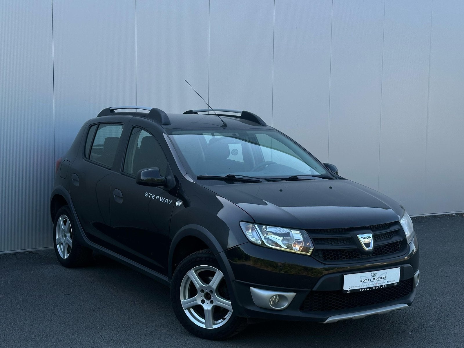 Dacia Sandero Stepway 0.9 TCe Prestige 138.000 km GAR.1AN, Auto's, Dacia, Voorwielaandrijving, Stof, Zwart, Zwart
