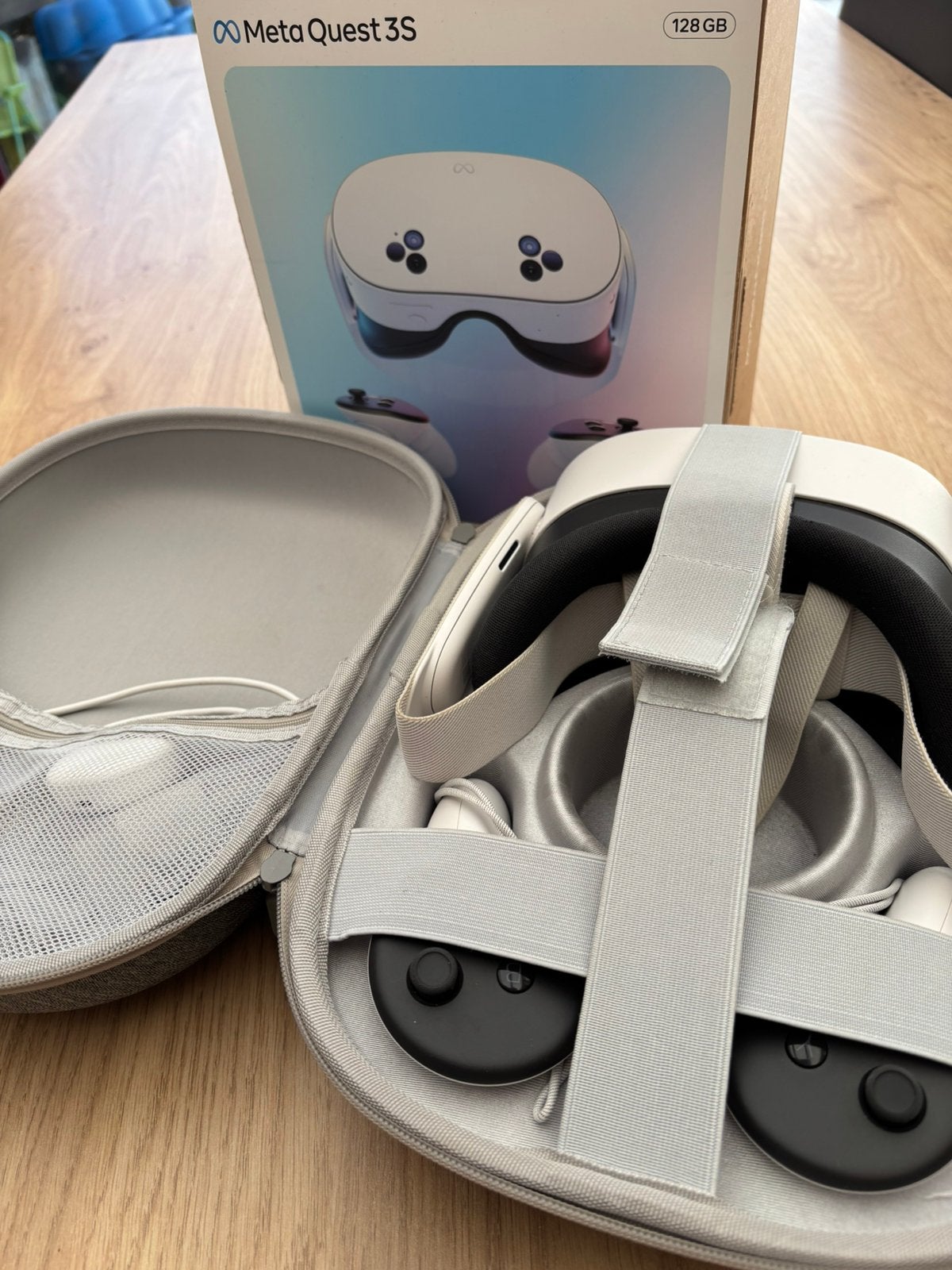 Vr-bril Meta Quest 3s met beschermkoffer, Ophalen, Zo goed als nieuw, VR-bril