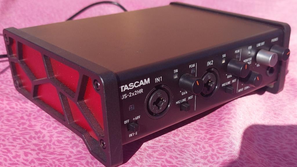Carte son Tascam + divers recording stuff, Enlèvement, Comme neuf, Micro studio