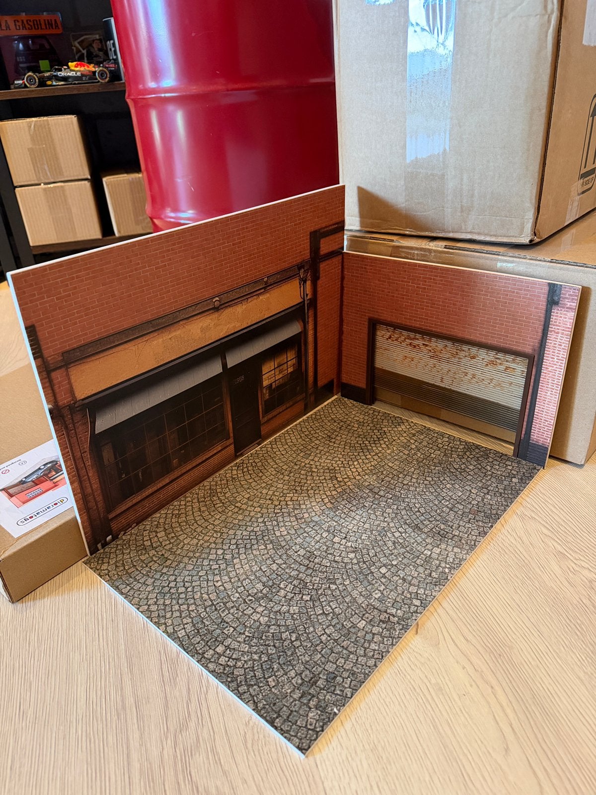 1/18 “street store” diorama, Hobby en Vrije tijd, Ophalen, Zo goed als nieuw