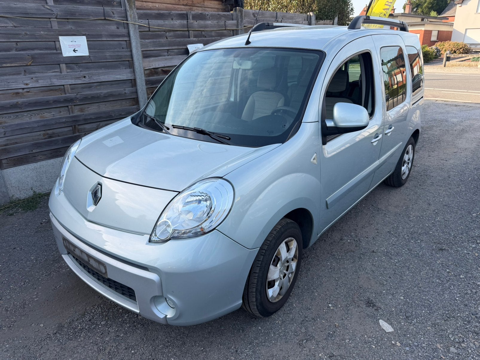 Renault kangoo 1.5 DCI zen 2013, Auto's, Euro 5, Stof, Beige, Bedrijf