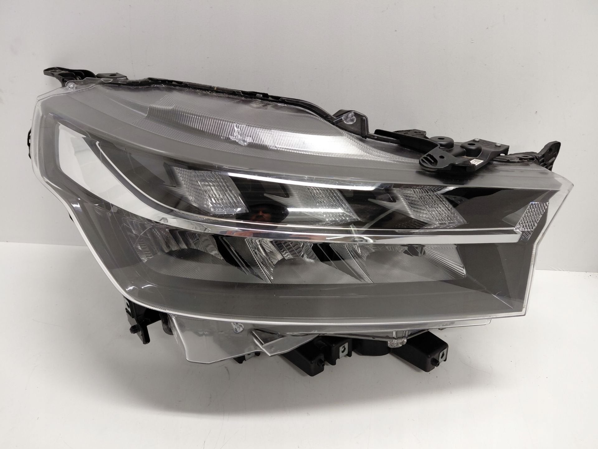 Suzuki SX4 S-Cross Koplamp Suzuki, Gebruikt, Info@suzuki.co.jp, Takatsuka-cho, Chuo-ku 300
432-8611  Hamamatsu, Suzuki Motor Corporation