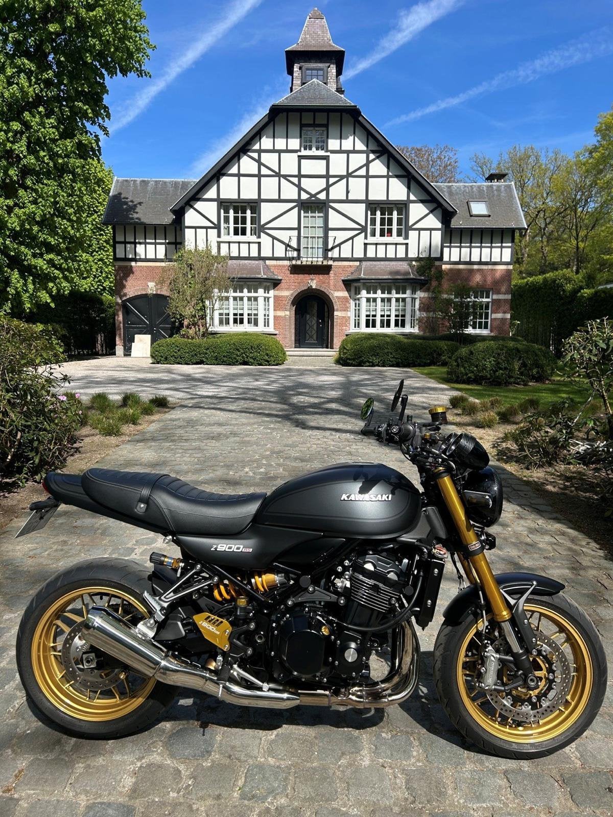 Kawasaki Z900 RS se 5/2025 (2000km), Motos, Particulier
