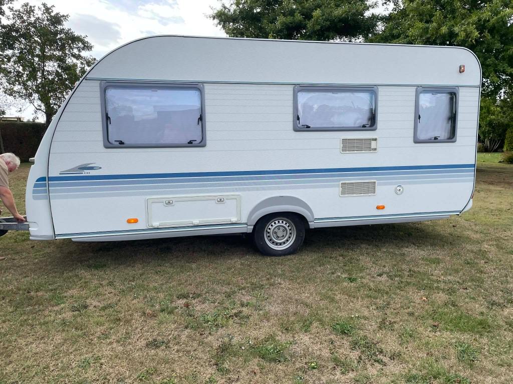 Adria caravan, Caravans en Kamperen, Standaardzit, Kachel, Particulier, Adria