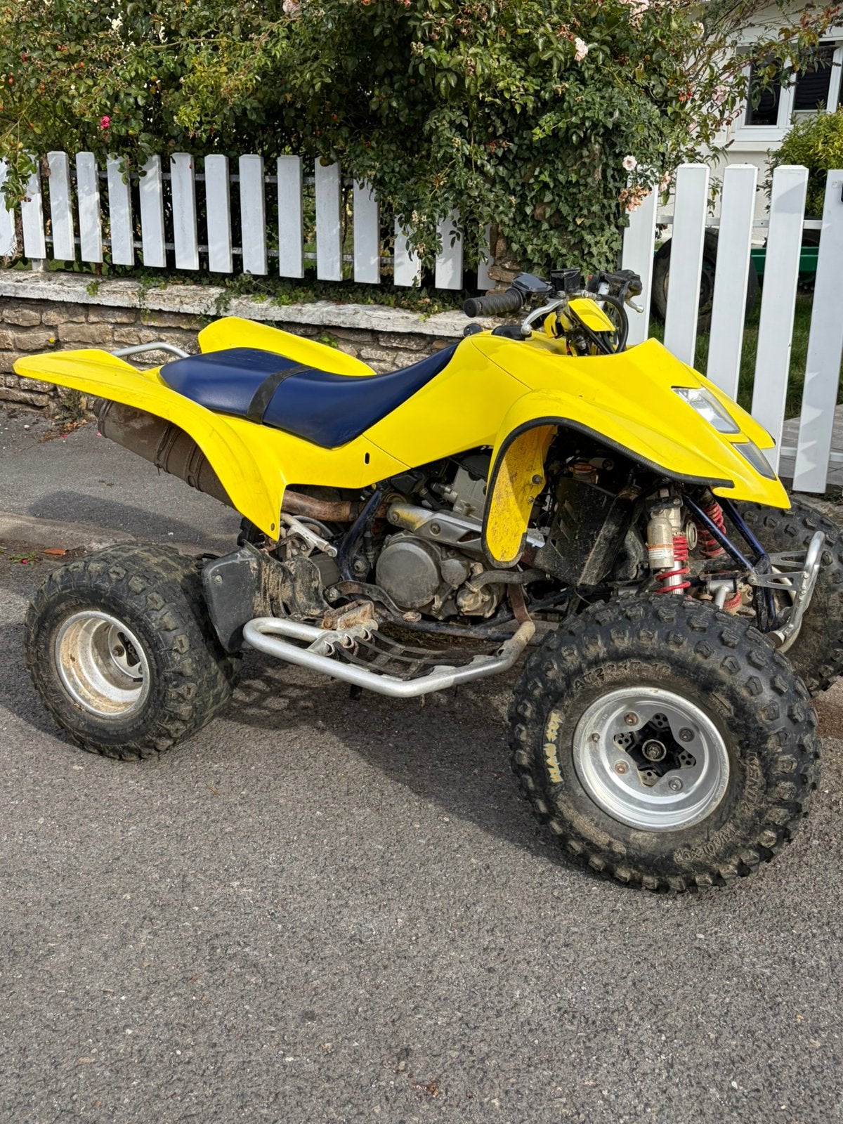 Suzuki 400 ltz, Motoren
