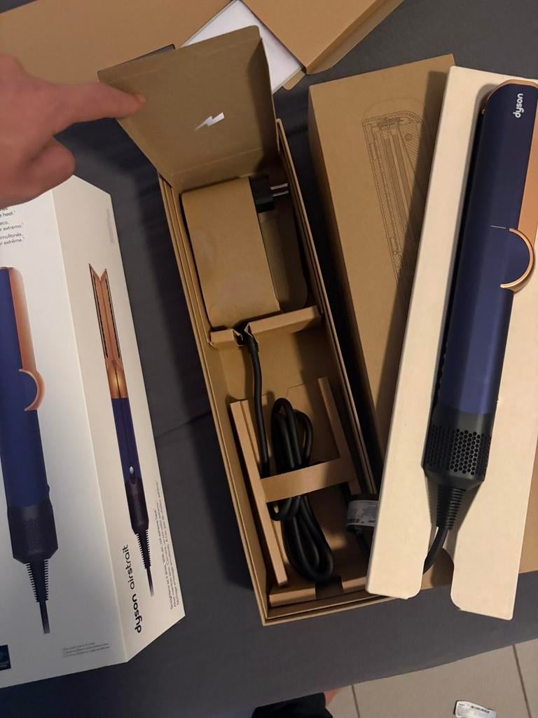 Dyson airstrait in verschillende kleuren, Enlèvement, Neuf