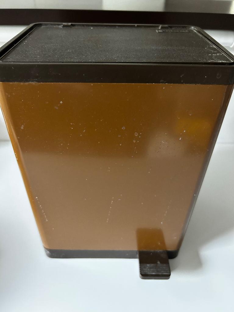 Brabantia kleine pedaalemmer bruin 9L, Huis en Inrichting, Overige materialen, Gebruikt, Met pedaal, Ophalen of Verzenden