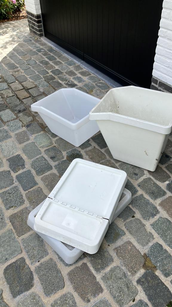 2 IKEA dozen wit, Doe-het-zelf en Bouw, Kratten en Dozen, Ophalen, Zo goed als nieuw
