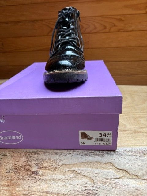 diverse schoenen, Ophalen, Gedragen